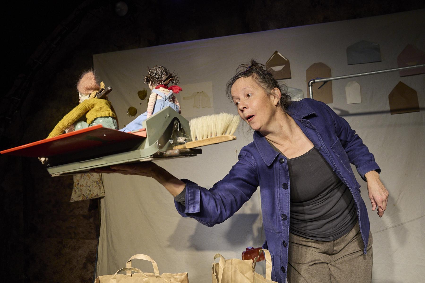 &copy; Yoshiko Kusano